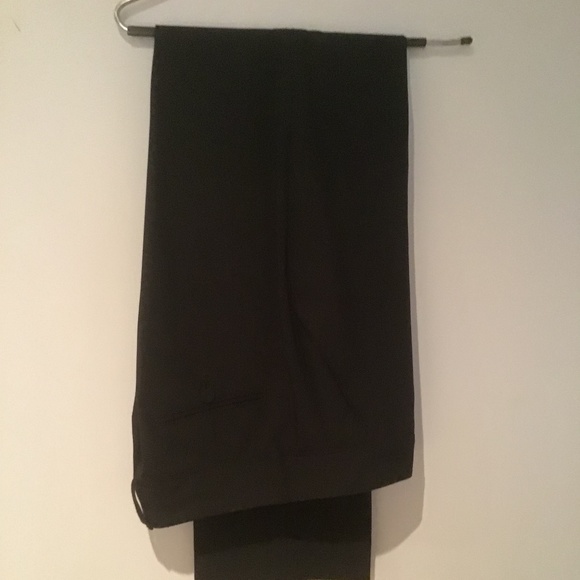 Designer 3-piece suit includes pants and pencil skirt - Picture 2 of 4